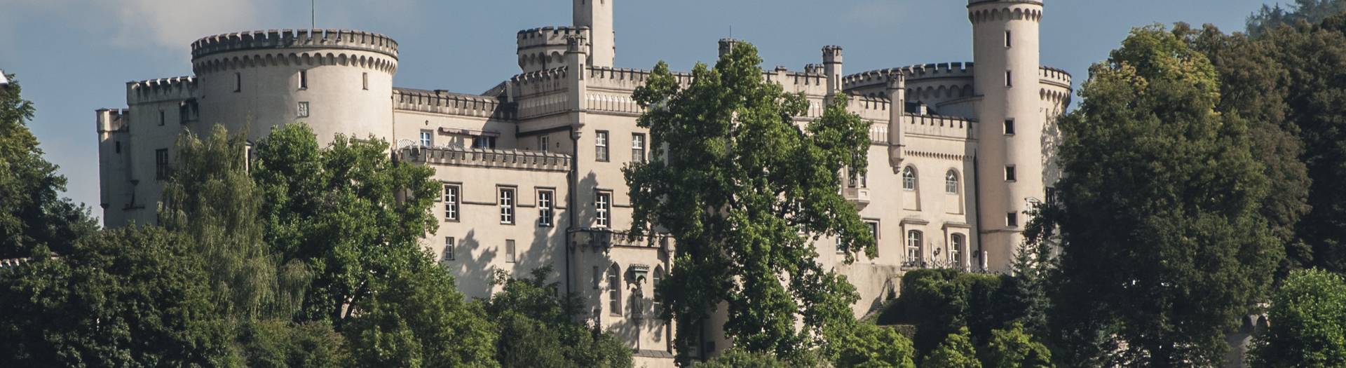 <p>Die Bezirksstadt des Lavanttales ist aufgrund der historischen Altstadt sehenswert. Kulturinteressierte können, das majestätisch über der Stadt gelegene Schloss Wolfsberg, bestaunen.</p>