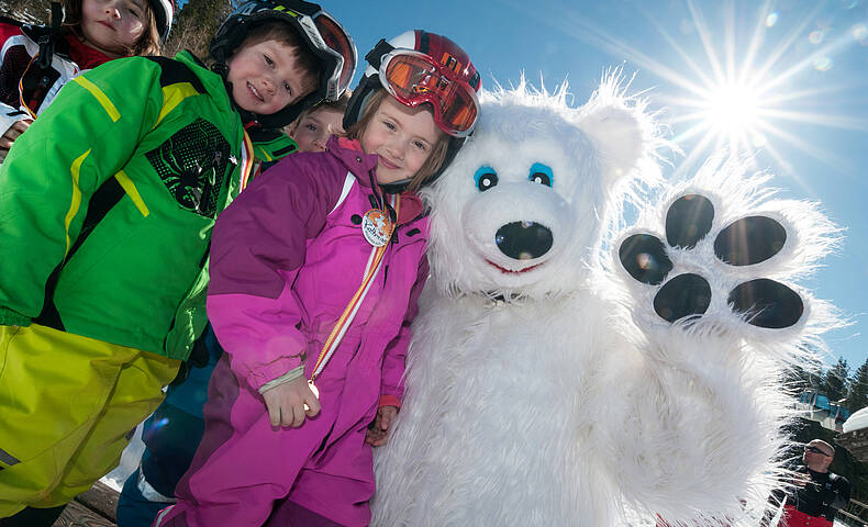 Kinder Skischule auf der Gerlitzen mit Kuschelbär