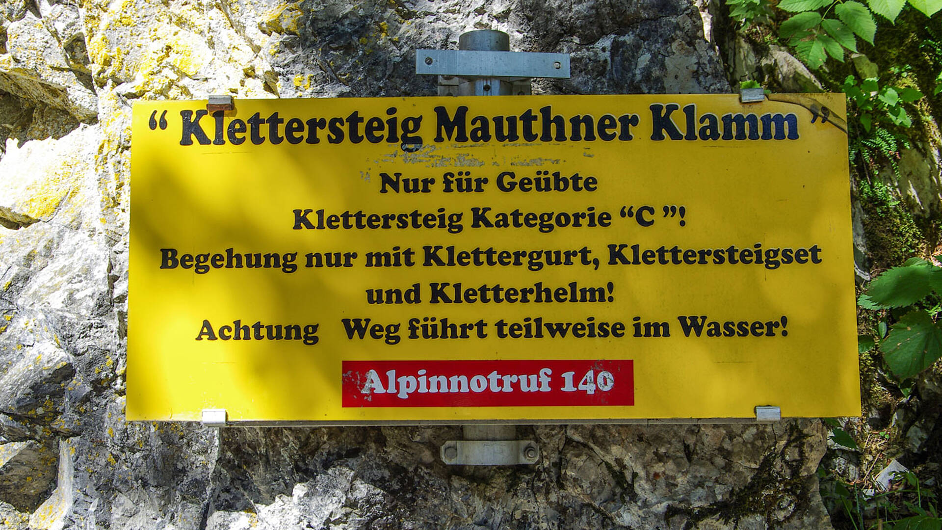 Mauthner Klamm Schild zum Klettersteig