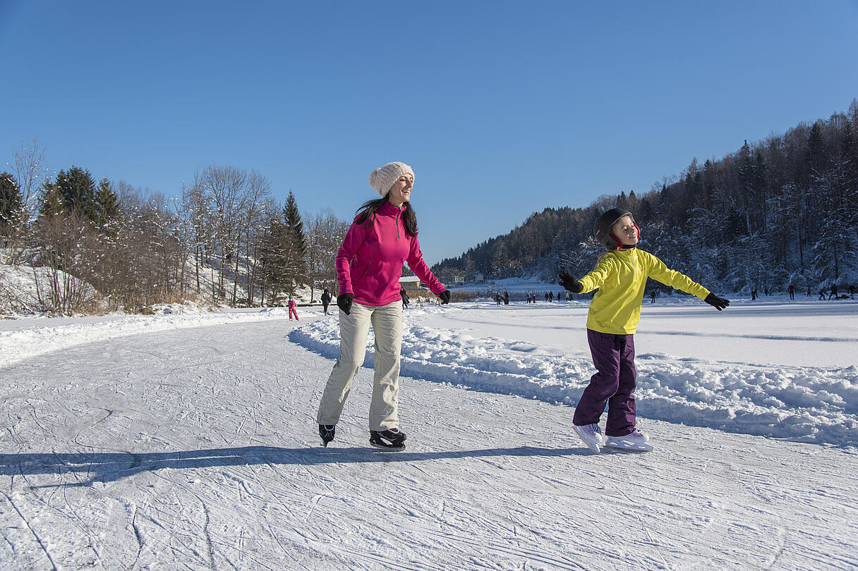 Eislaufen am Aichwaldsee_Region-Villach Eislaufen am Aichwaldsee_Region-Villach