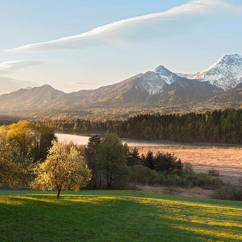 Faaker See mit Blick auf den Mittagskogel
