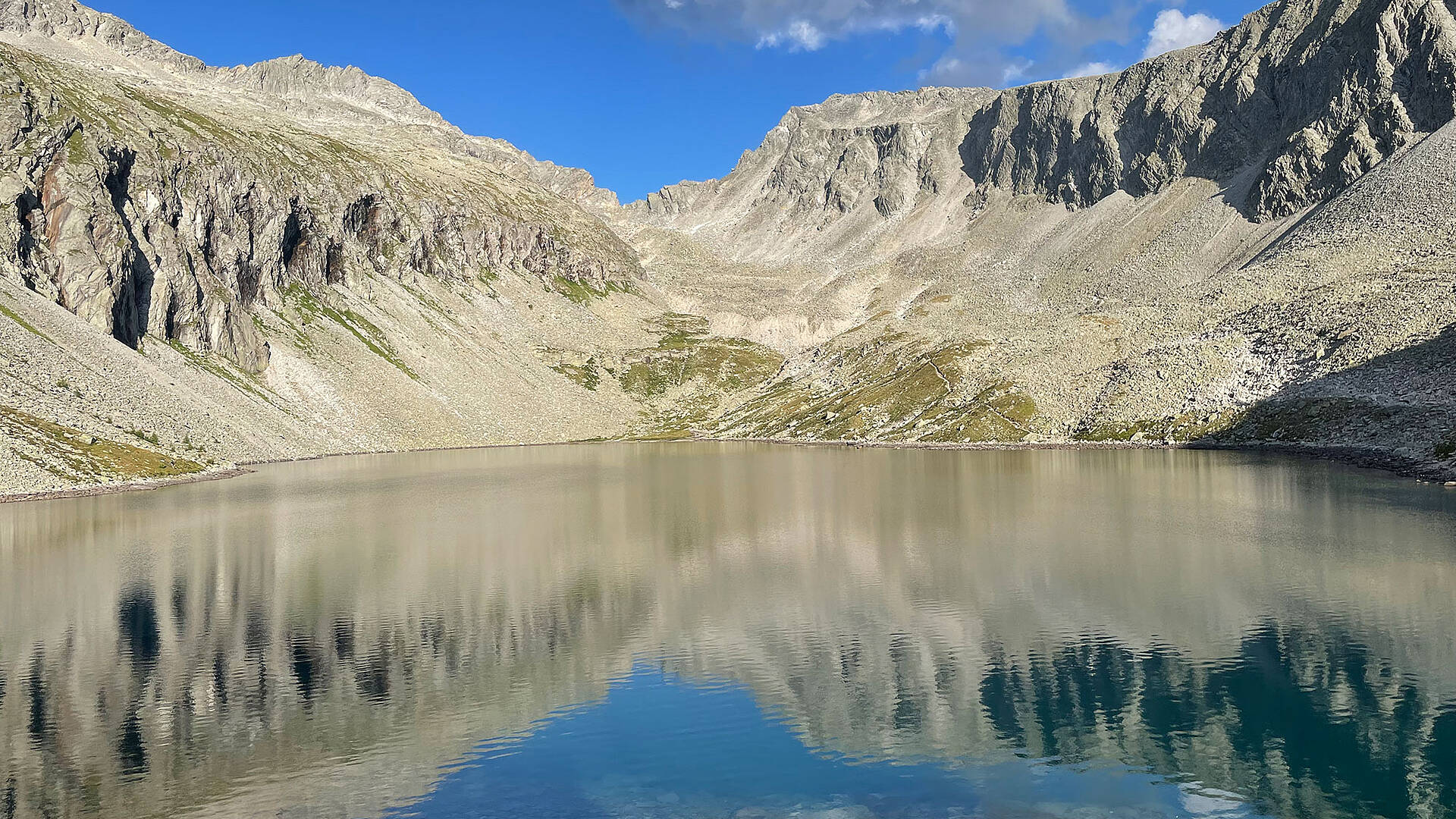 Der Dösner See am Fuße des Säuleck in Mallnitz