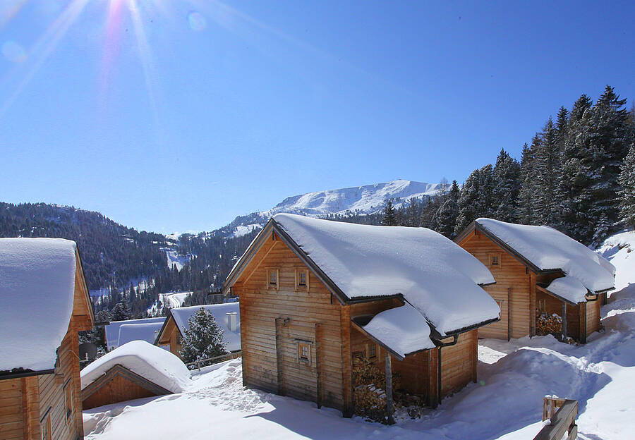 MarktlAlm_Almhüttendorf auf der Turracher Hoehe_Im Schnee